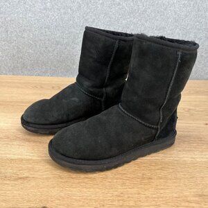 Ugg Womens Classic Short II Boot Size 8 Black Sherling Suede Warm Neutral